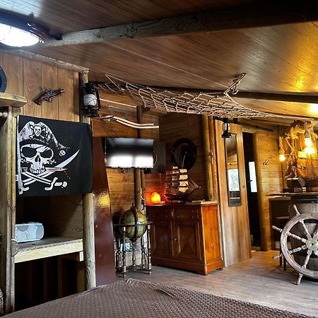 Les Chambres De Paulette Chambres A Theme Jack Sparrow 海滨圣玛丽 外观 照片