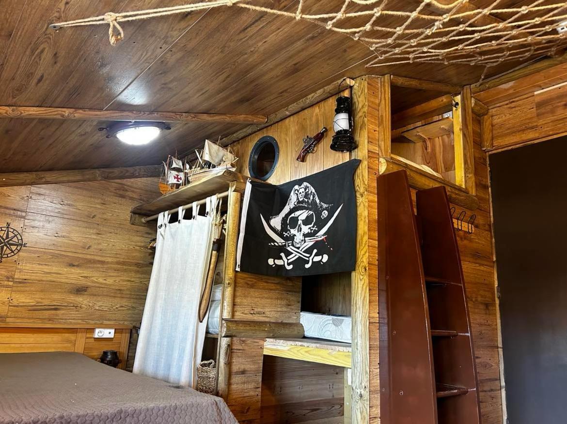 Les Chambres De Paulette Chambres A Theme Jack Sparrow 海滨圣玛丽 外观 照片